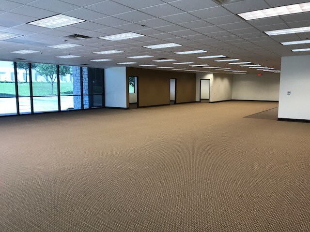 More Photos Of 2777 W Danieldale Rd, Dallas Unknown For Lease
