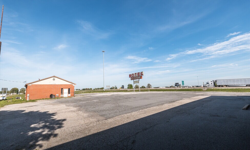More Photos Of 9180 State Route 140, Hamel Restaurant For Sale
