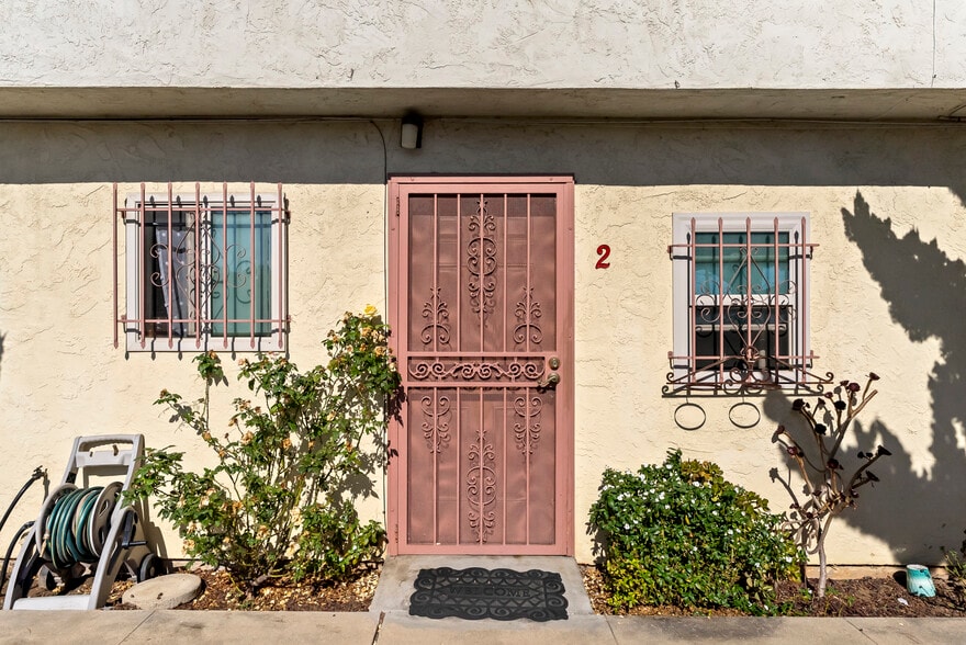 More Photos Of 6945 Imperial Ave, San Diego Storefront Retail Residential For Sale