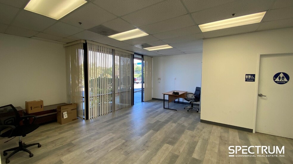 More Photos Of 26470 Ruether Ave, Santa Clarita Warehouse For Lease