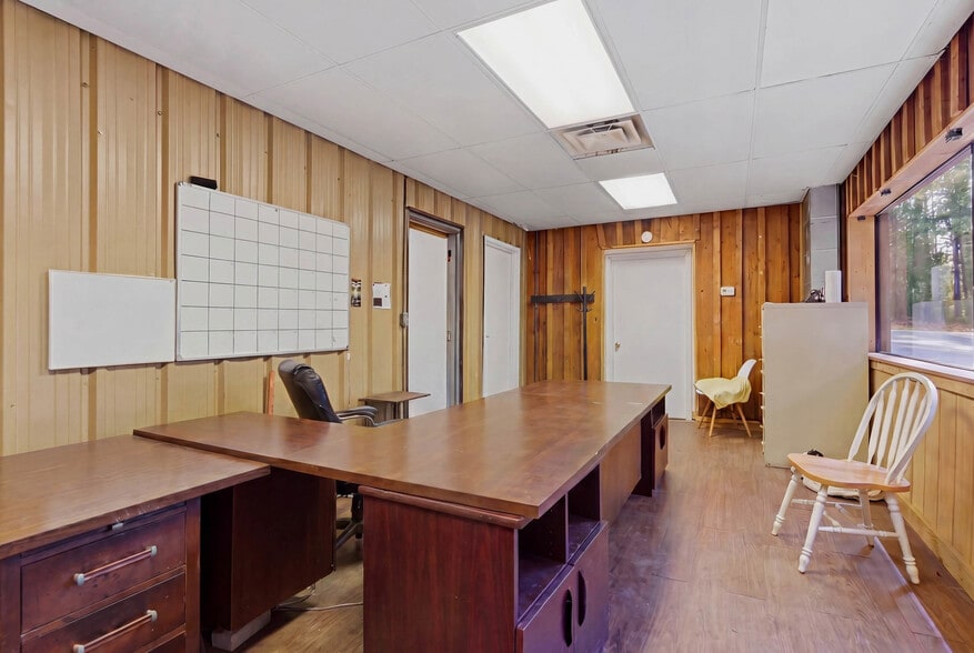 More Photos Of 915 Middle Rd S, Leesburg Industrial For Sale