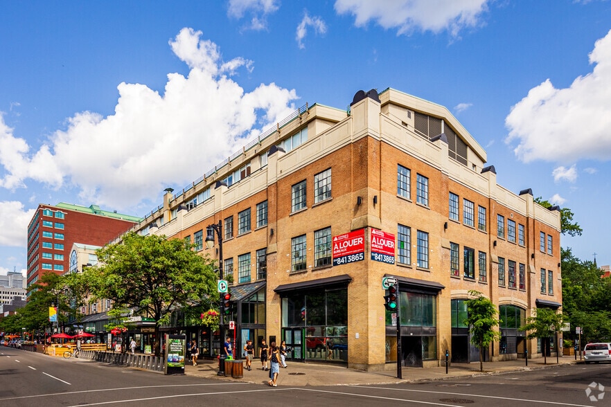 Primary Photo Of 1616-1626 St Sainte-Catherine O, Montréal Storefront Retail Office For Lease