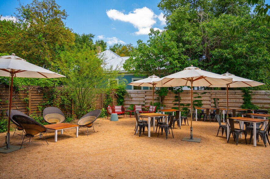 More Photos Of 1127 S St Marys St, San Antonio Restaurant For Sale