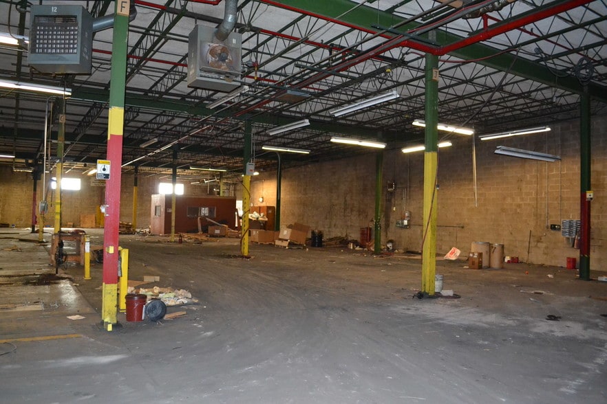 More Photos Of 315 Poston Dr, Crawfordsville Manufacturing For Sale