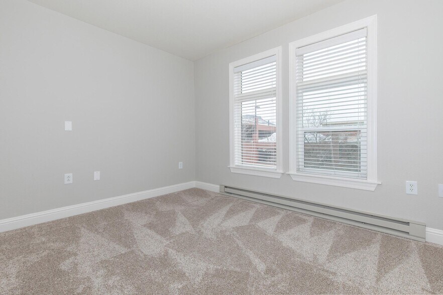 More Photos Of 1027 Washington Ave, Golden Apartments For Lease