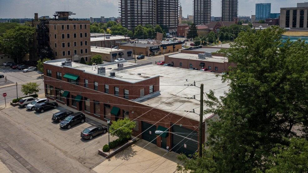 More Photos Of 838 N Delaware St, Indianapolis Unknown For Lease