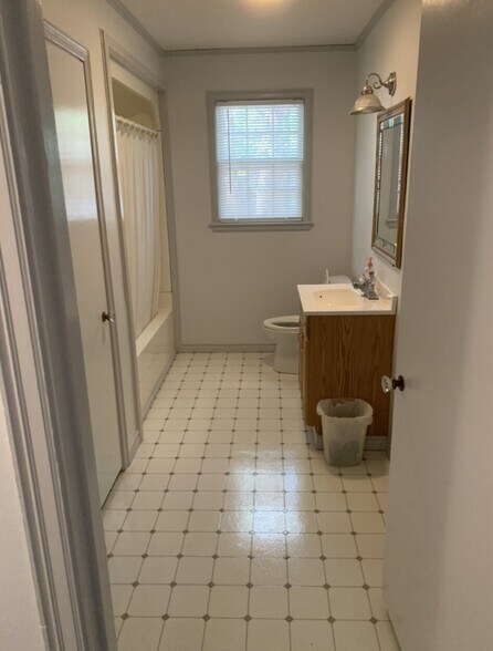 More Photos Of 8207 Stagecoach Rd, Little Rock Office For Sale