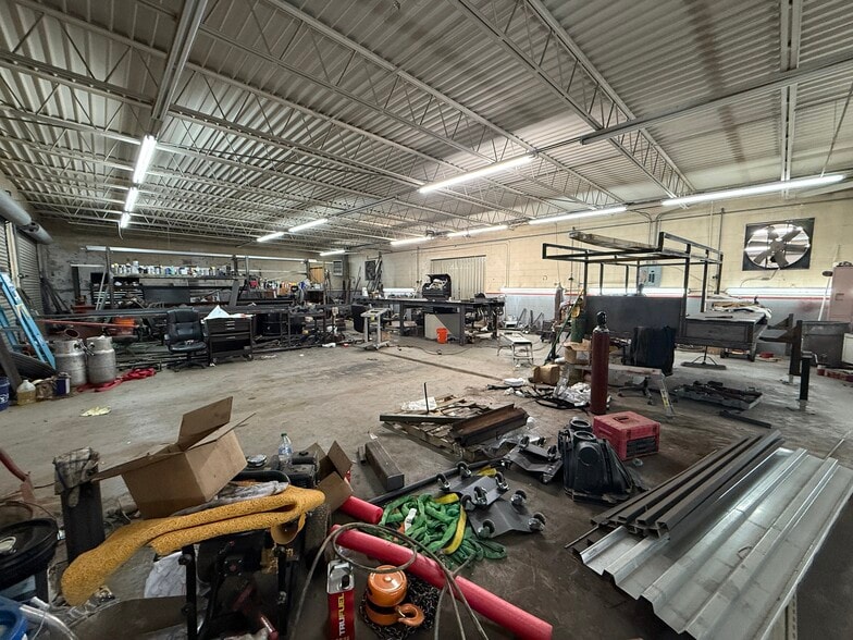 More Photos Of 1350 Lafayette Rd, Rocky Face Specialty For Sale
