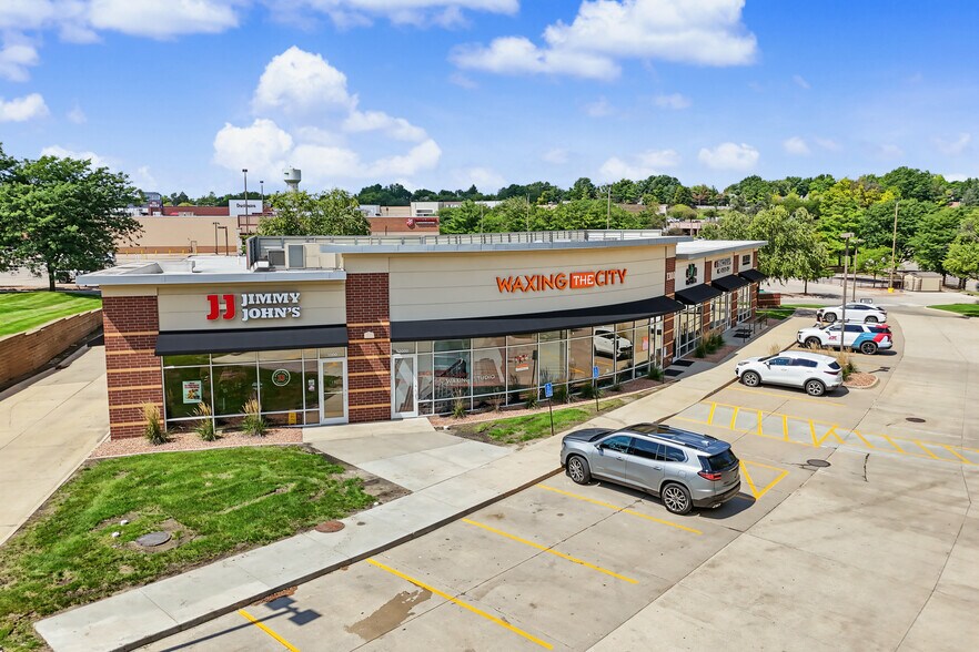 More Photos Of 1300 NW 100th St, Clive Health Club For Lease