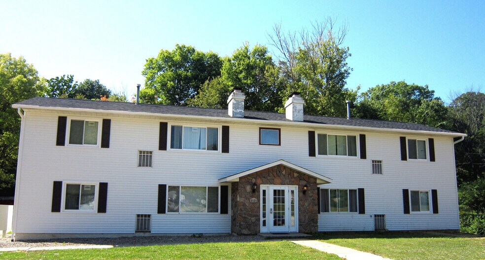 More Photos Of 3525 E Ave NW, Cedar Rapids Apartments For Sale
