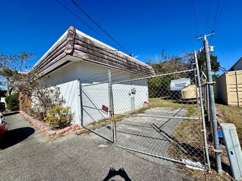 More Photos Of 555 Parque Dr, Ormond Beach Office For Sale