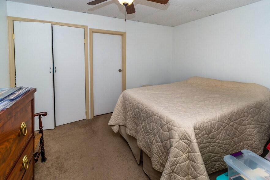 More Photos Of 99 S Main St, Lambertville Storefront For Sale