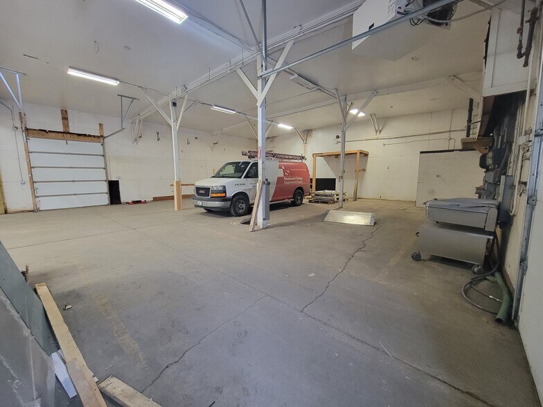 More Photos Of 1417 N A Ave, Sioux Falls Warehouse For Lease