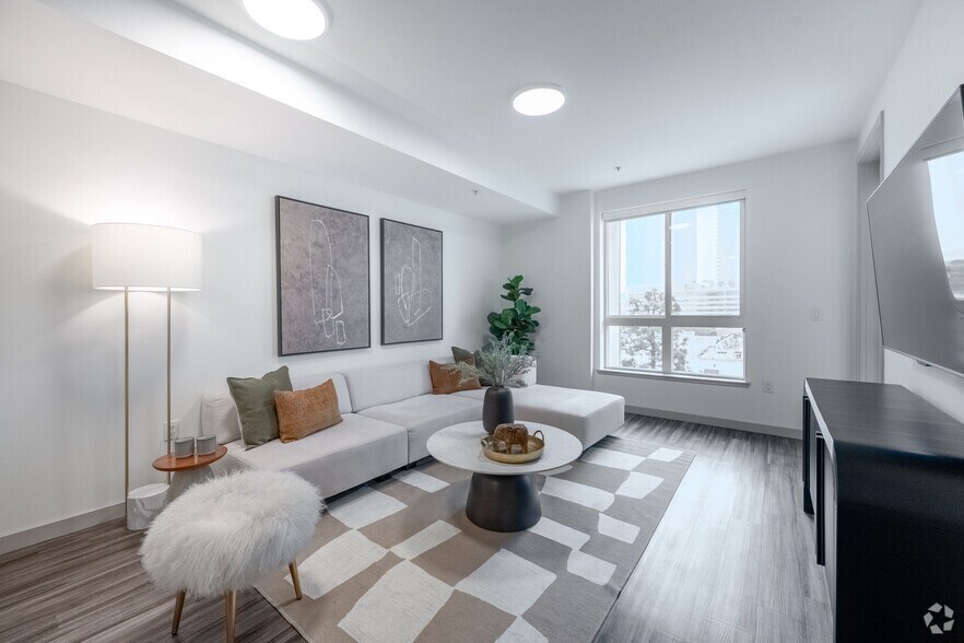 More Photos Of 1200 S Grand Ave, Los Angeles Apartments For Lease