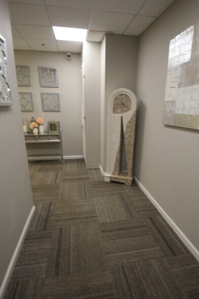 More Photos Of 2302 Turnpike St, North Andover General Retail For Lease