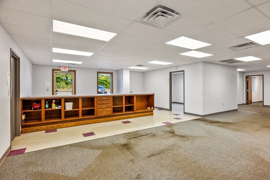More Photos Of 1468 N Main St, Mansfield Warehouse For Lease