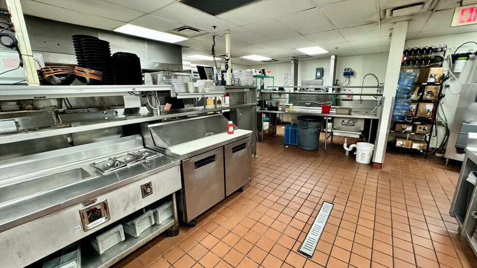 More Photos Of 3333 Hwy 10 E, Moorhead Restaurant For Sale