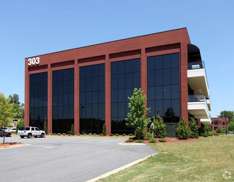 More Photos Of 303 Corporate Center Dr, Stockbridge Office For Lease