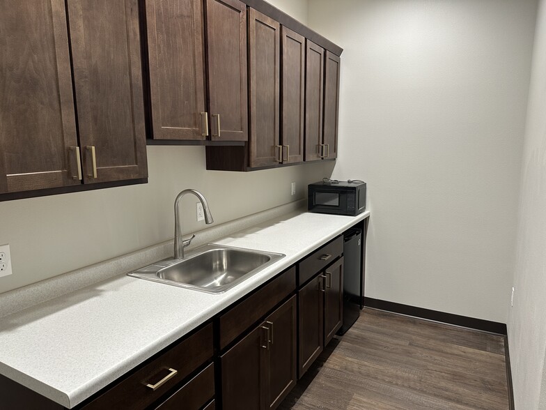 More Photos Of 2450 Post Rd, Plover Office For Lease