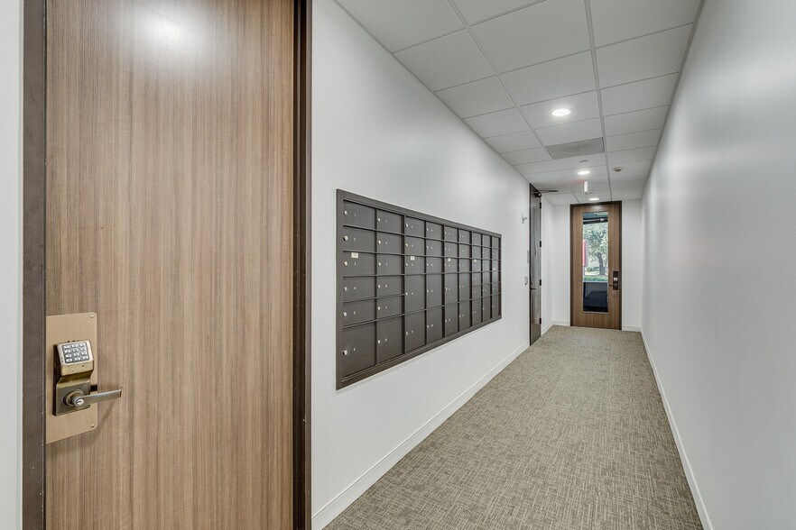More Photos Of 7600 W Tidwell Rd, Houston Office For Lease