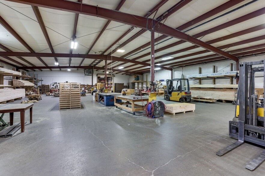 More Photos Of 2591 Harrison Rd, Columbus Warehouse For Sale