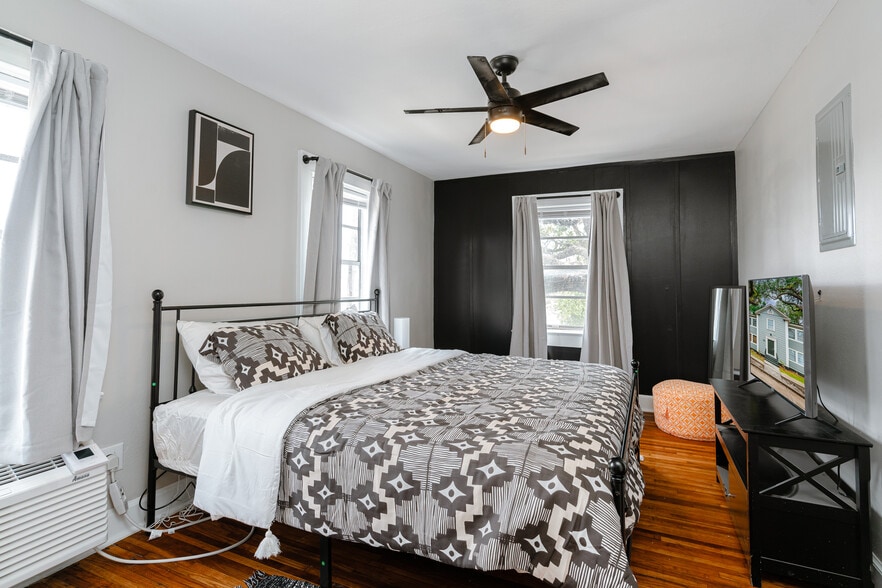 More Photos Of 1300 Illinois St, Mobile Multifamily For Sale