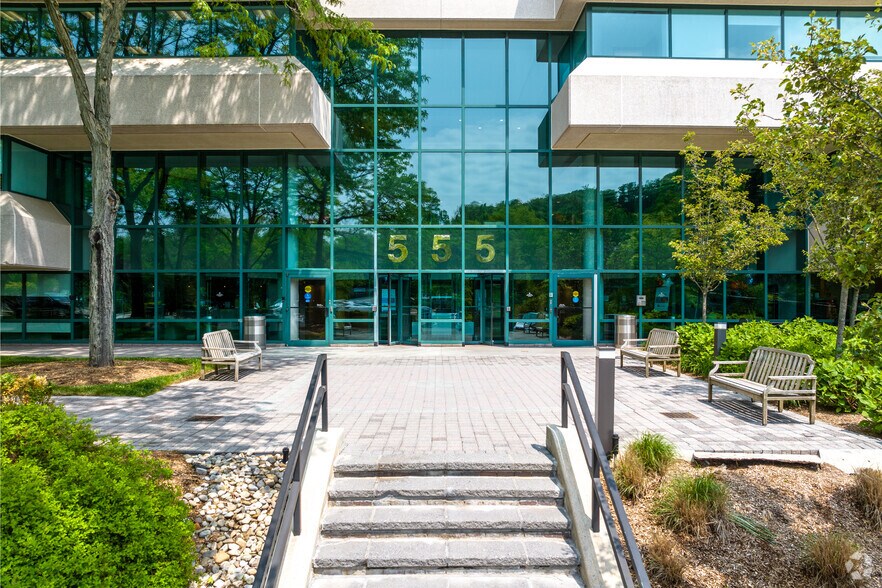 More Photos Of 555 Taxter Rd, Elmsford Office For Lease