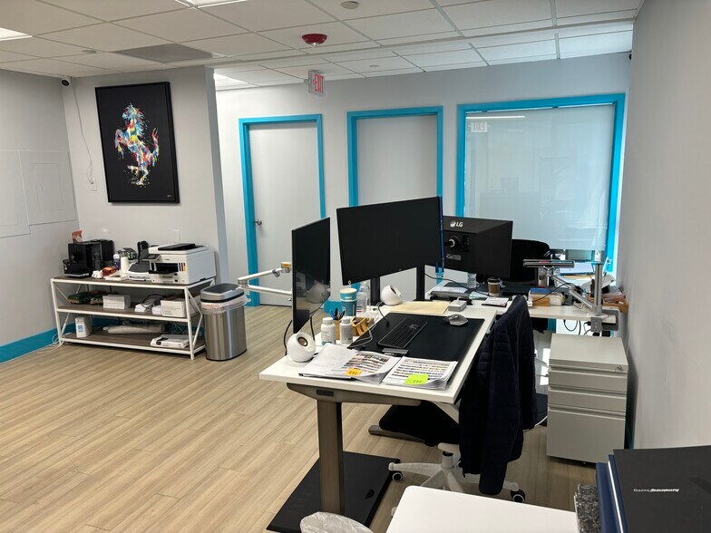 More Photos Of 2875 NE 191st St, Aventura Coworking Space