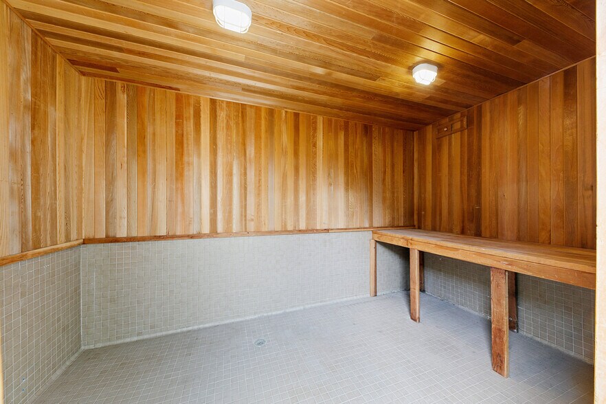More Photos Of 22467 Pacific Coast Hwy, Malibu Freestanding For Sale