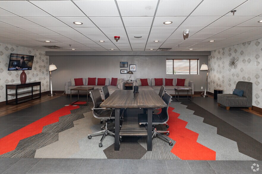 More Photos Of 5311 S Howell Ave, Milwaukee Hotel For Sale