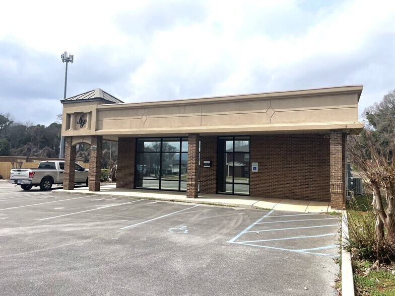 More Photos Of 2055 Blue Spring Rd, Huntsville Storefront Retail Office For Sale