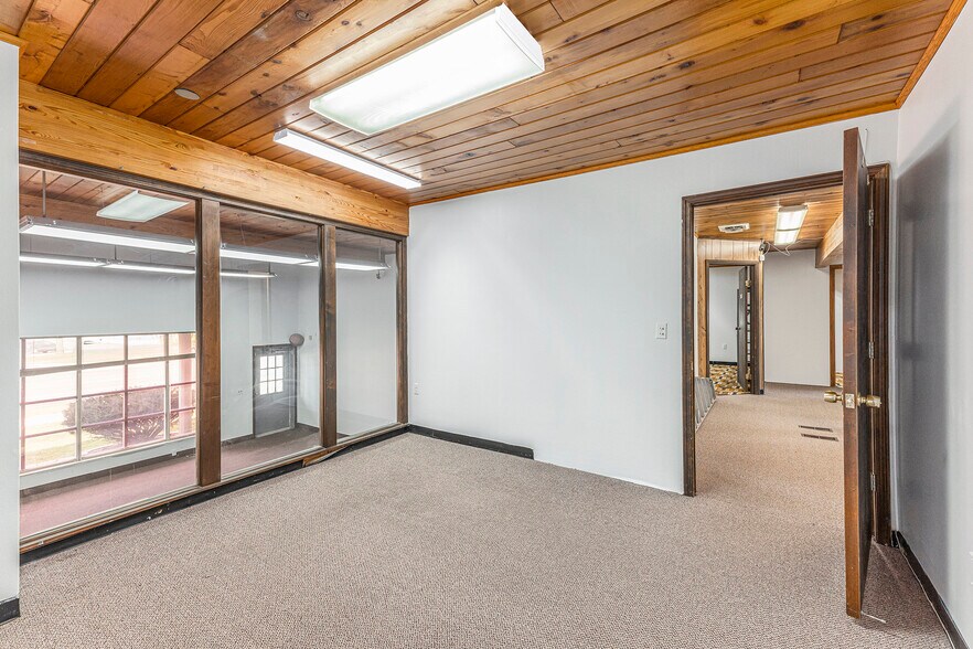 More Photos Of 29906-29940 Orchard Lake Rd, Farmington Hills Medical For Lease