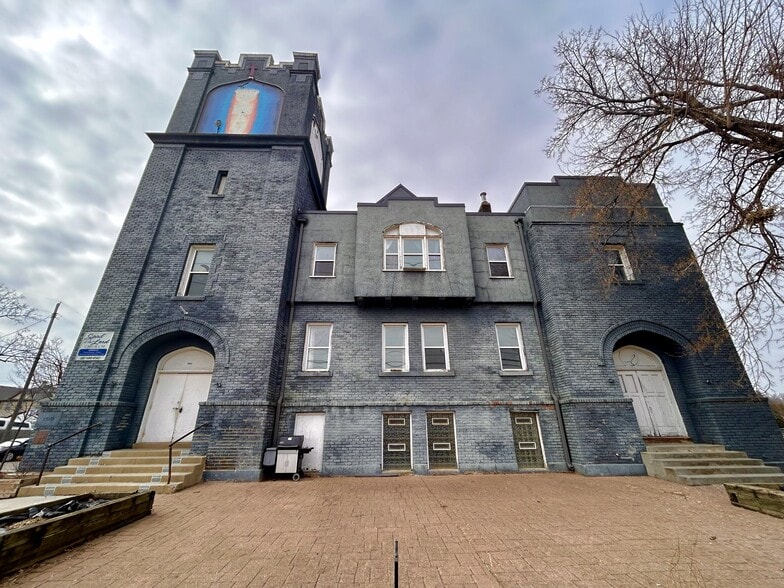 More Photos Of 1001 Penn Ave N, Minneapolis Religious Facility For Sale