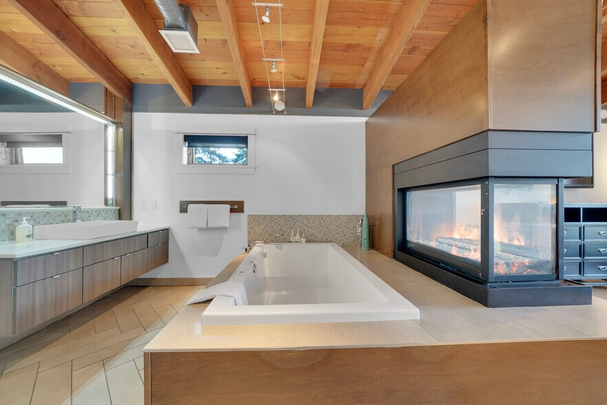 More Photos Of 118 Rainbow Rd, Salt Spring Island Land For Sale