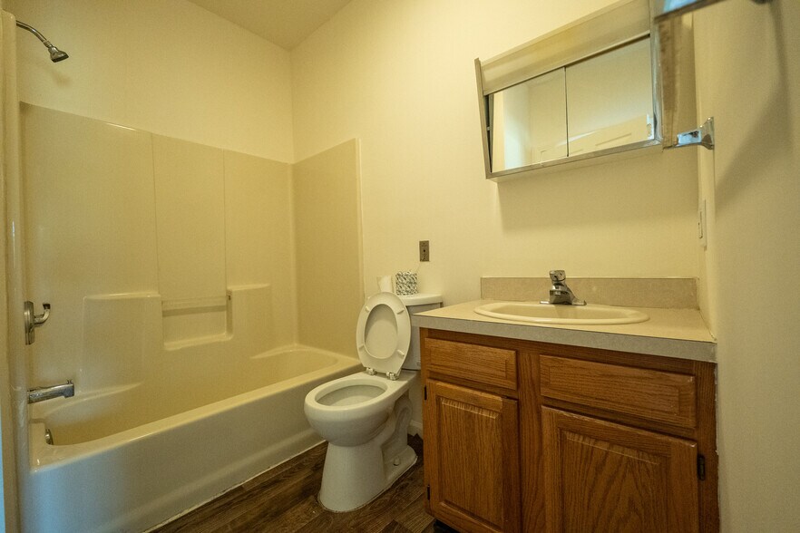 More Photos Of 144 John St, Lakewood Apartments For Sale