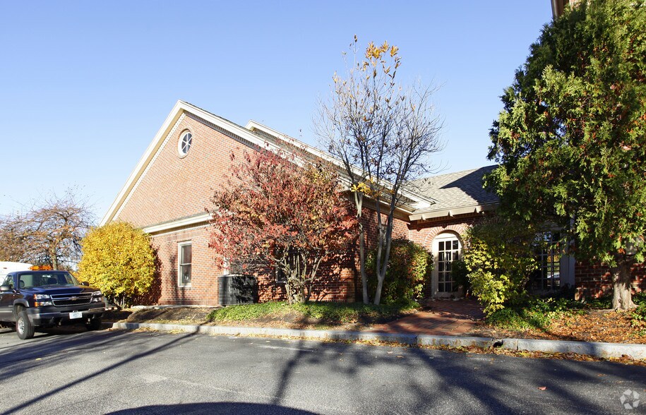 More Photos Of 116 S River Rd, Bedford Office For Sale