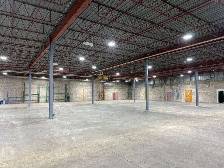 More Photos Of 11 Akerley Blvd, Halifax Light Distribution For Lease