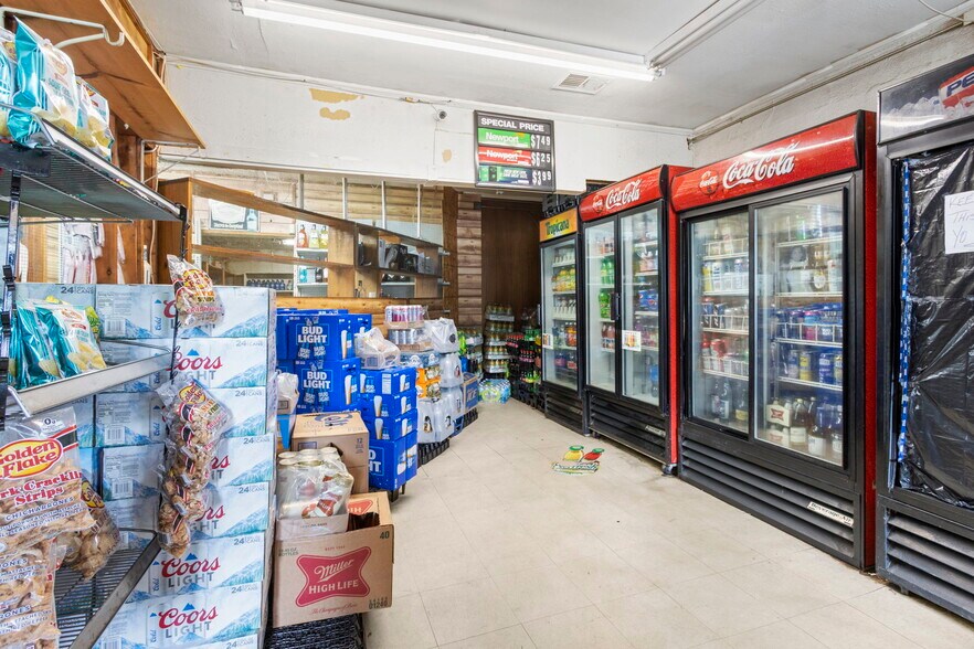 More Photos Of 916 Howard St, Spartanburg Freestanding For Sale