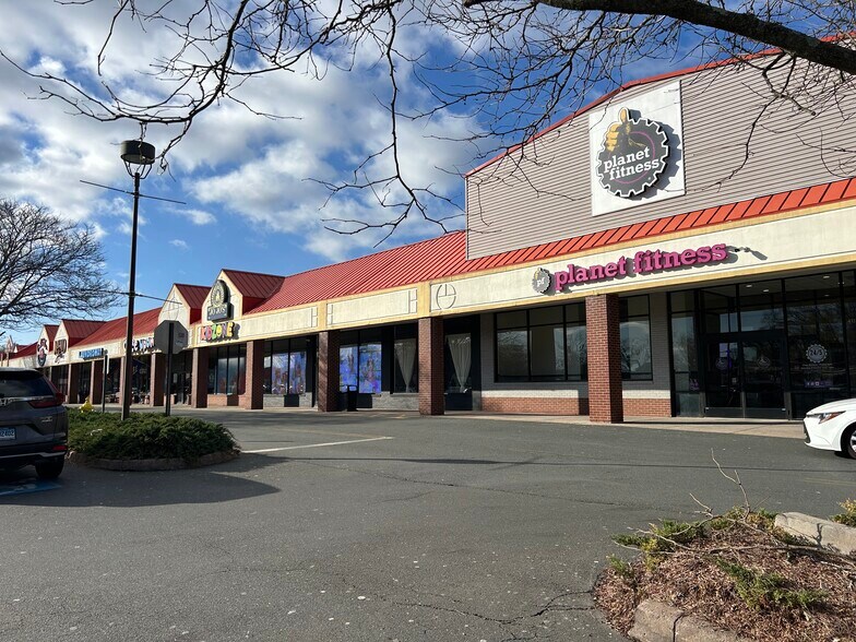 Primary Photo Of 412 Middle Tpke W, Manchester Unknown For Lease