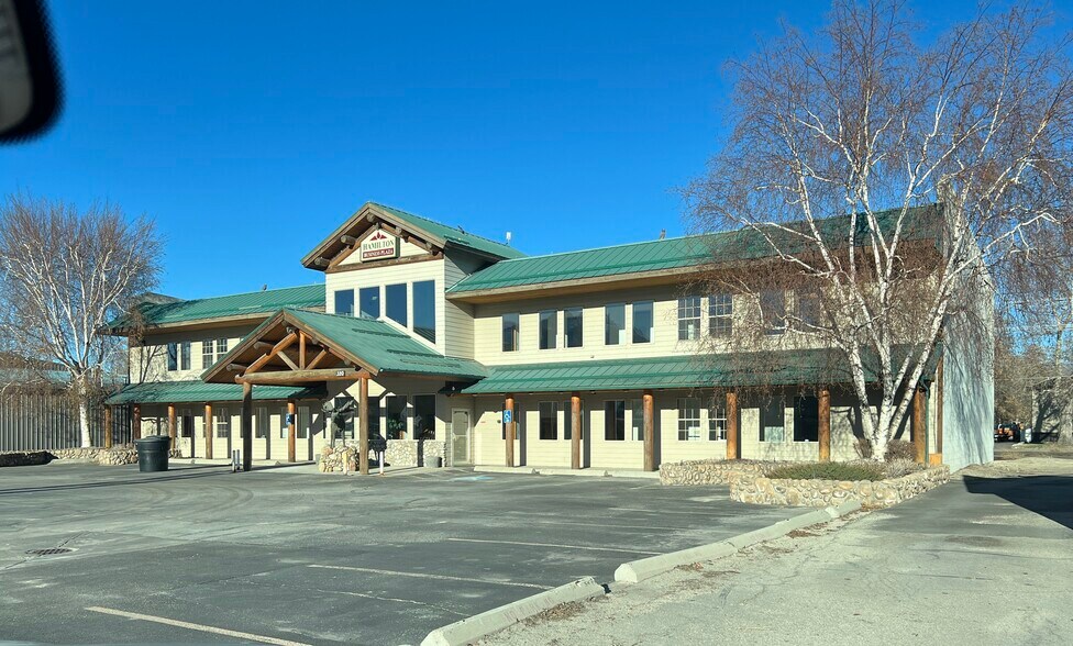 Primary Photo Of 320 N 1st St, Hamilton Office For Lease
