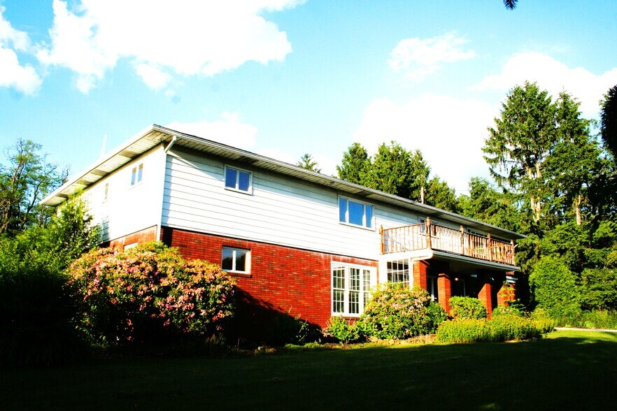 More Photos Of 208 Theatre Rd, Carrolltown Apartments For Sale