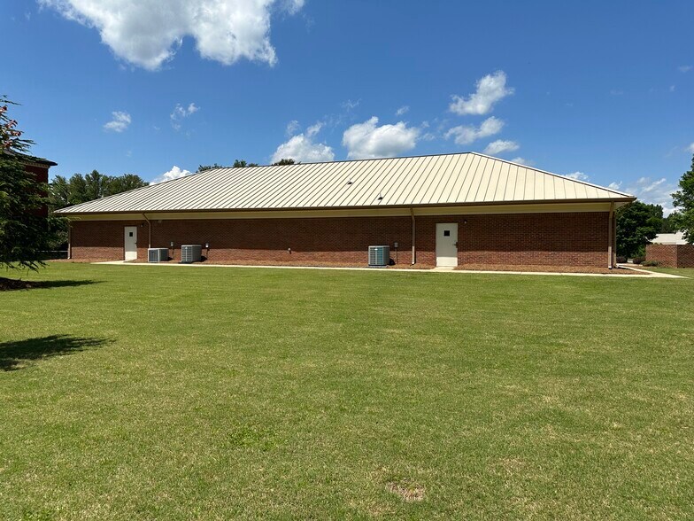 More Photos Of 2141 Eastview Pky, Conyers Office For Sale