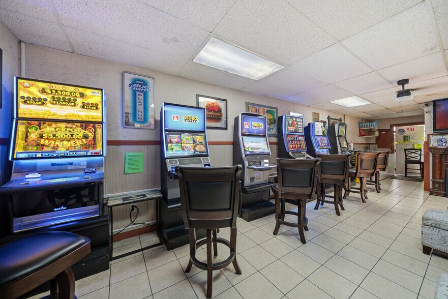More Photos Of 101 S Miller St, Rockaway Beach Storefront Retail Residential For Sale