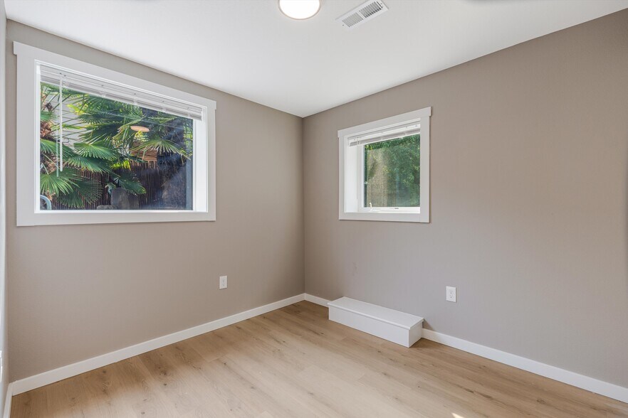 More Photos Of 2706 SE Spruce St, Hillsboro Healthcare For Sale