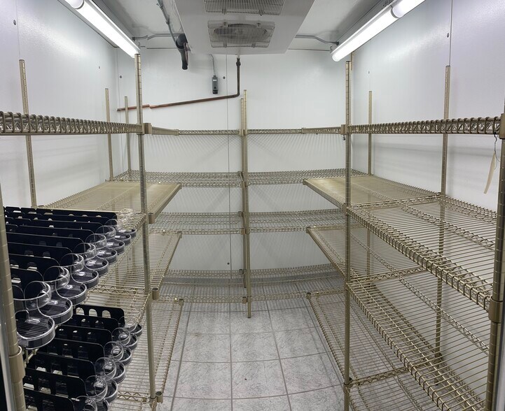 More Photos Of 2390 Highway 93, Hollister Service Station For Lease