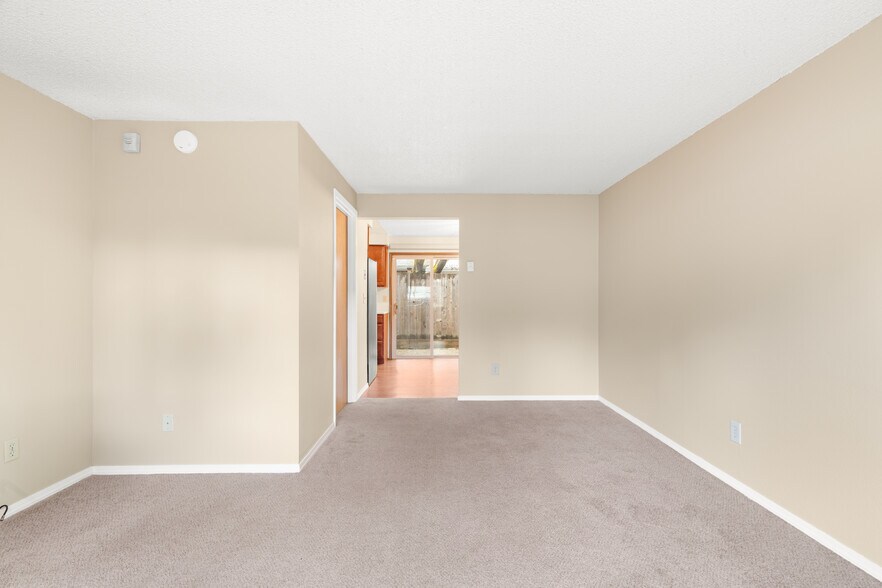 More Photos Of 430 Metzler St, Molalla Apartments For Sale