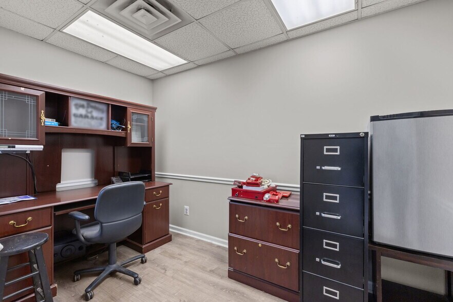 More Photos Of 7011 Beaver Dam Rd, Levittown Industrial For Sale