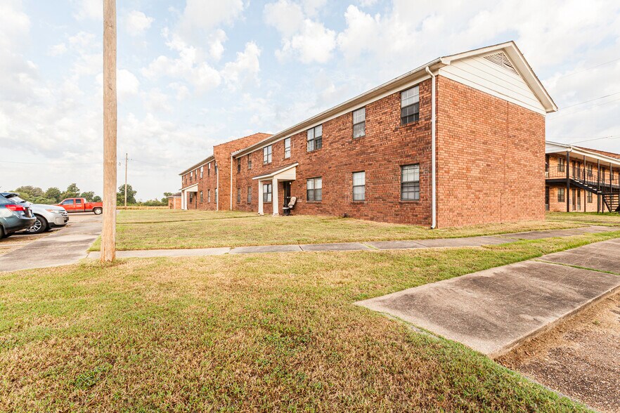 More Photos Of 2226 Merrill Dr, Forrest City Apartments For Sale