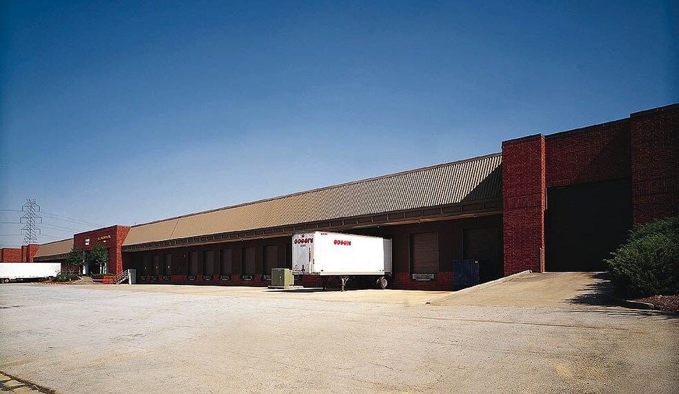 More Photos Of 6376 Corley Rd, Peachtree Corners Warehouse For Lease