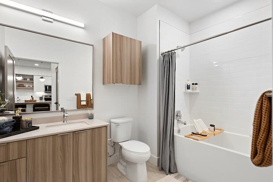 More Photos Of 12430 NE 120th St, Kirkland Apartments For Lease